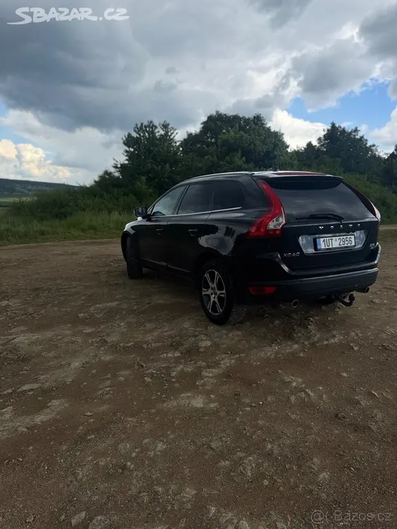 Volvo XC60 2,0 - fotka 4