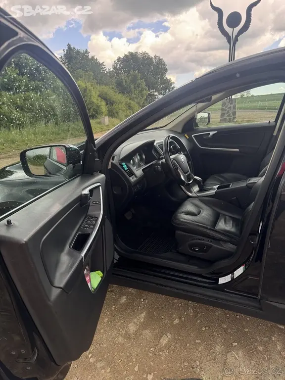 Volvo XC60 2,0 - fotka 5