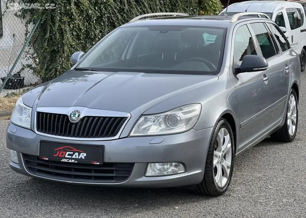 Škoda Octavia 2.0TDi 103kw DSG TEMPOMAT ALU