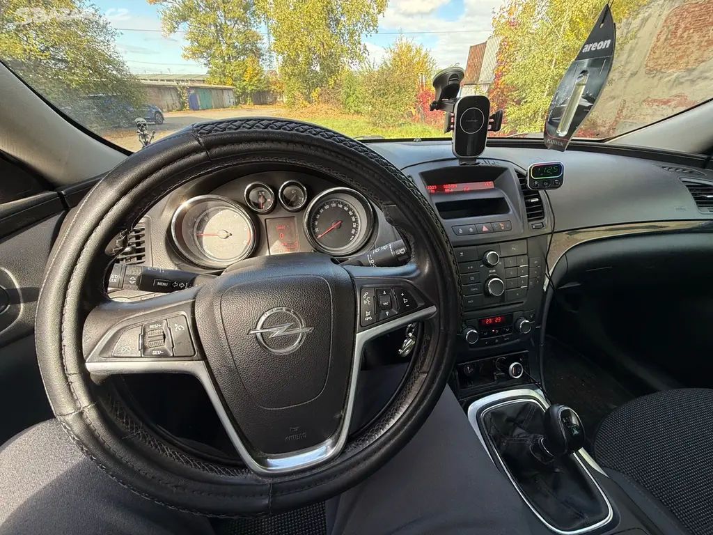 Opel Insignia 2.0CDTI 96kw - VELKÝ SERVIS - fotka 4