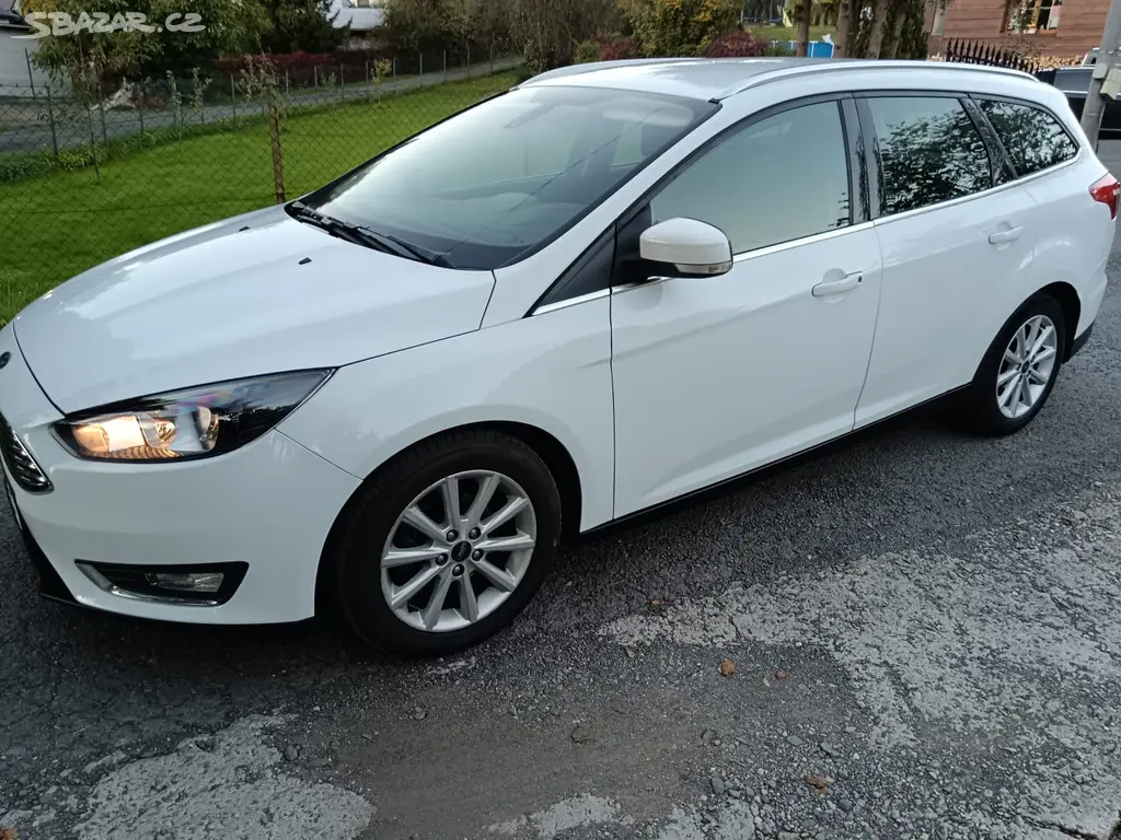 Ford Focus MK3 1.6 TDCi 85 kW - fotka 3