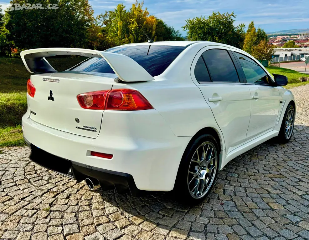 Mitsubishi Lancer Evolution X 2.0Turbo 4×4 217 kW - fotka 2