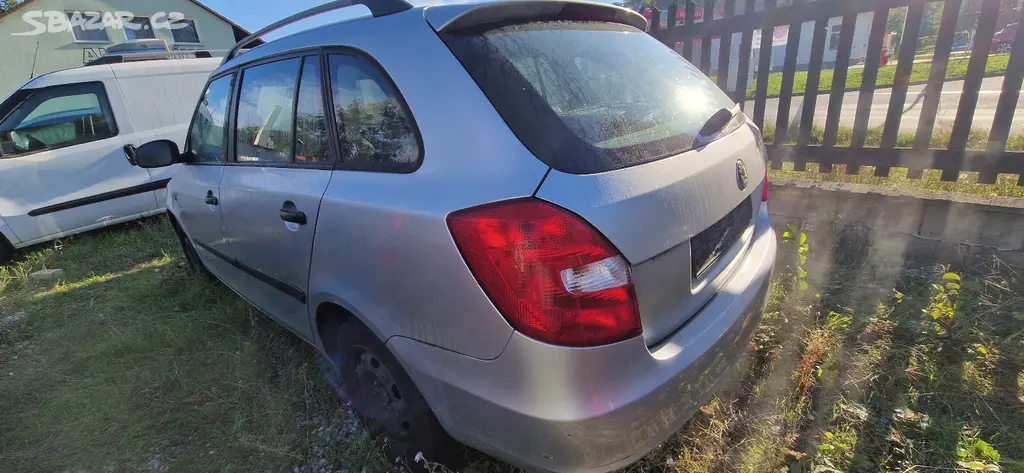 Škoda Fabia 1,2 51 kW rok výroby 2010 - fotka 4