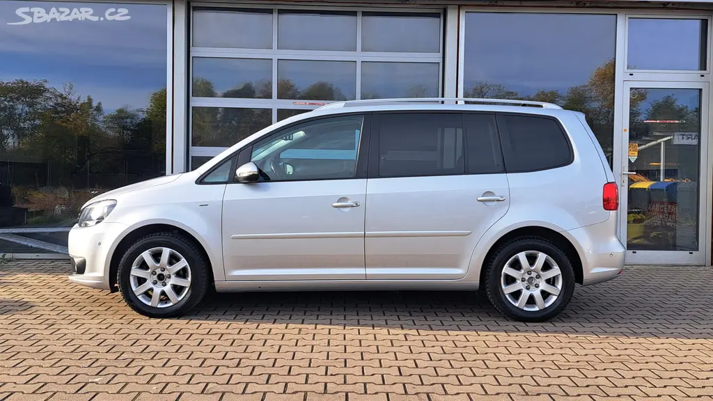Volkswagen Touran 3 1.6 TDI 77 Kw CUP - fotka 4