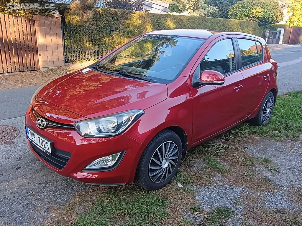 Hyundai i20, 1.2, rok 2014 - fotka 3