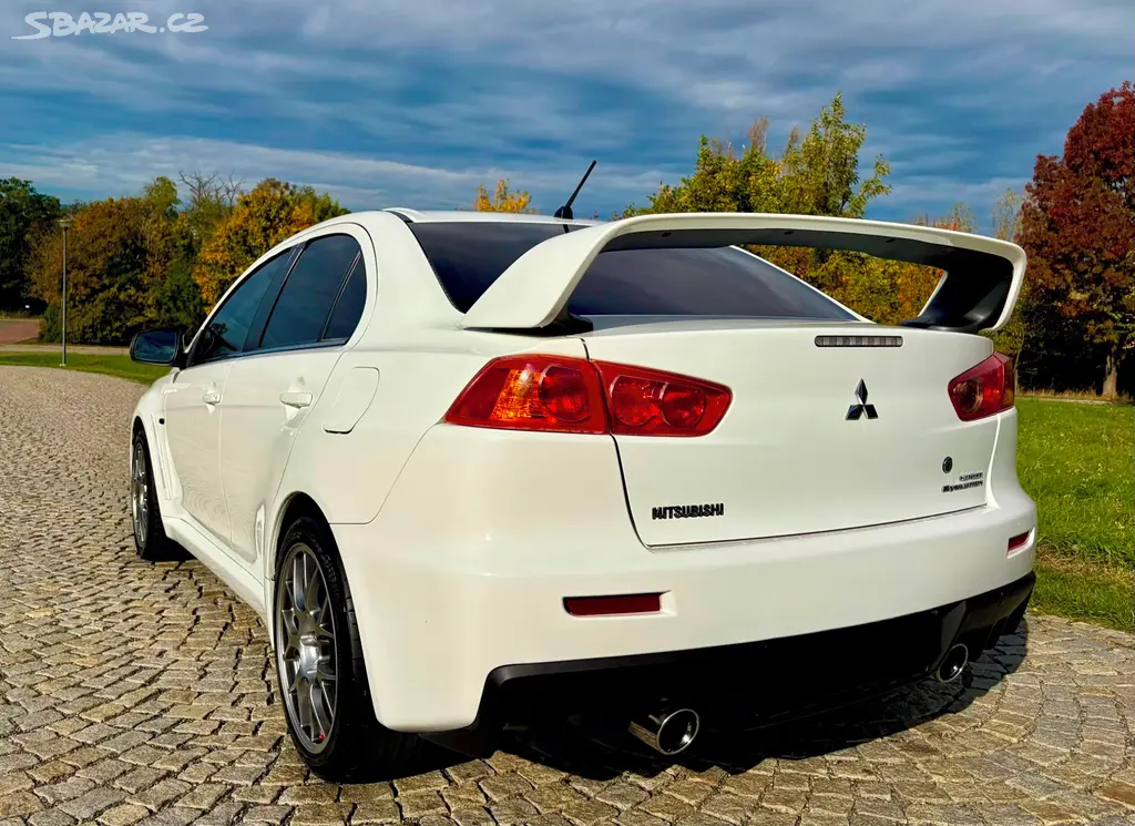 Mitsubishi Lancer Evolution X 2.0Turbo 4×4 217 kW - fotka 5