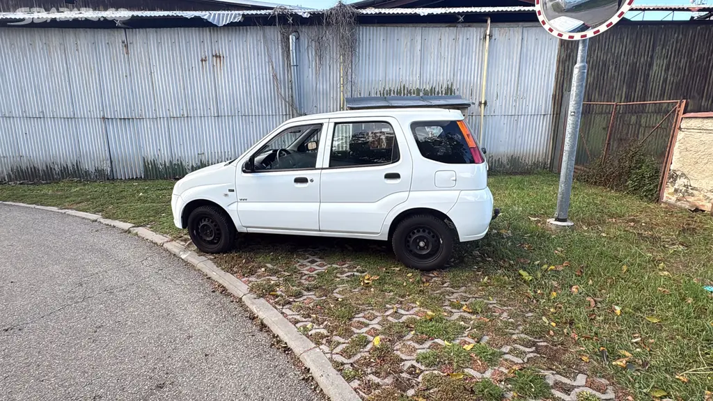 Suzuki ignis 1.3 benzin - fotka 4