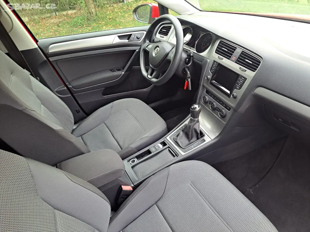 Golf 7 1.2 TSI - 77kw , výhřev , výbava , ROZVODY - fotka 5