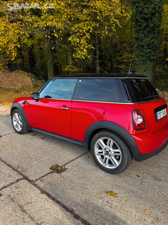 Mini Cooper - fotka 2