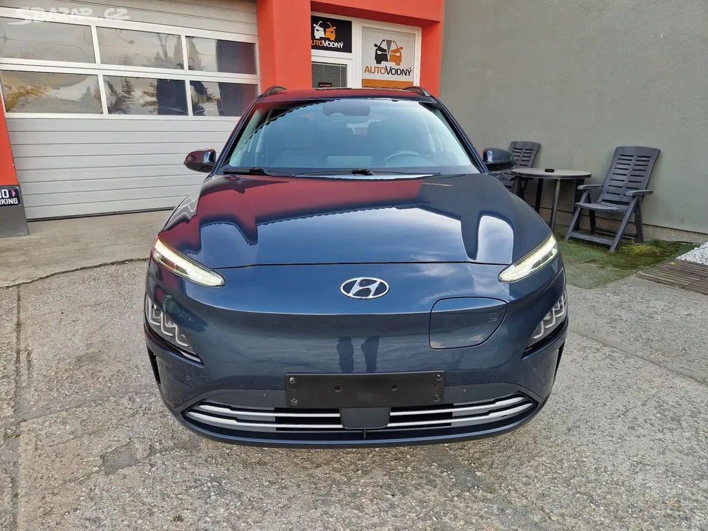 Hyundai Kona Electric 100kW 2023 - fotka 2