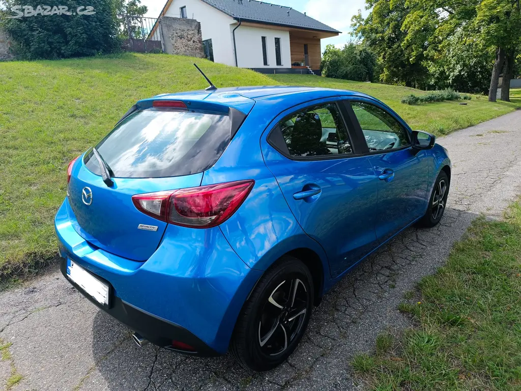 Mazda 2 1.5 benzín SKYACTIV-G 2017 125TKM 1.MAJ - fotka 3
