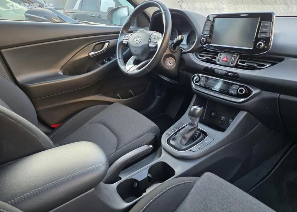 Hyundai i30 1.5-AUTOMAT-MILDHYBRID 48V - fotka 2