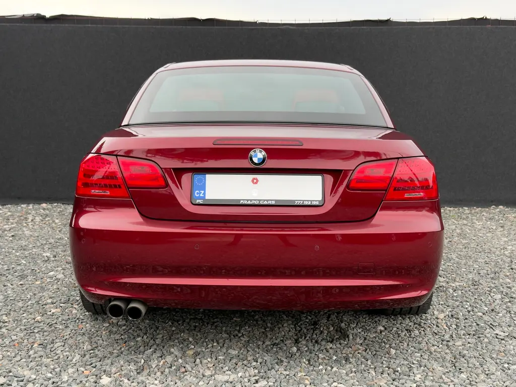 BMW E93 330d 180kW LCI 2010 | 102.889km sportsitze - fotka 5