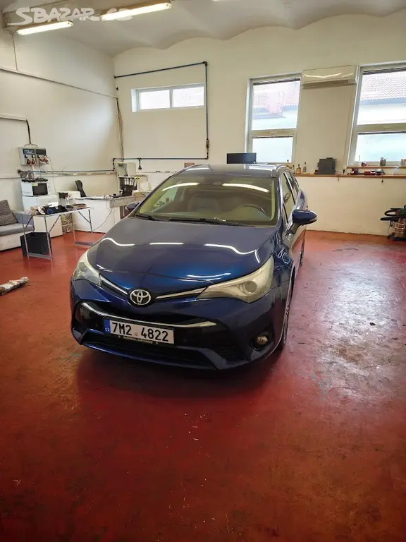 Toyota Avensis Combi 1.6 D-4D (82 kW) EXECUTIVE - fotka 2