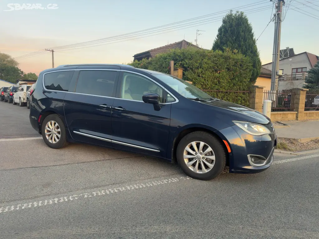 Chrysler Pacifica 3,6 Limited LPG Radar 360 2018 - fotka 2