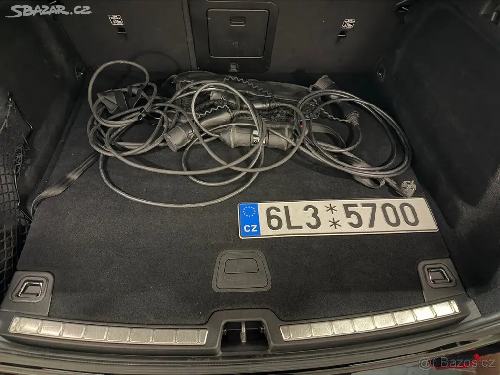Volvo XC60 T6 Rdesign Black, tažné - fotka 4