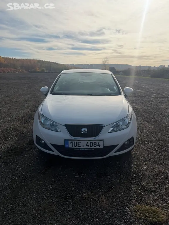 Seat Ibiza 2011 1.6 66kW - fotka 2