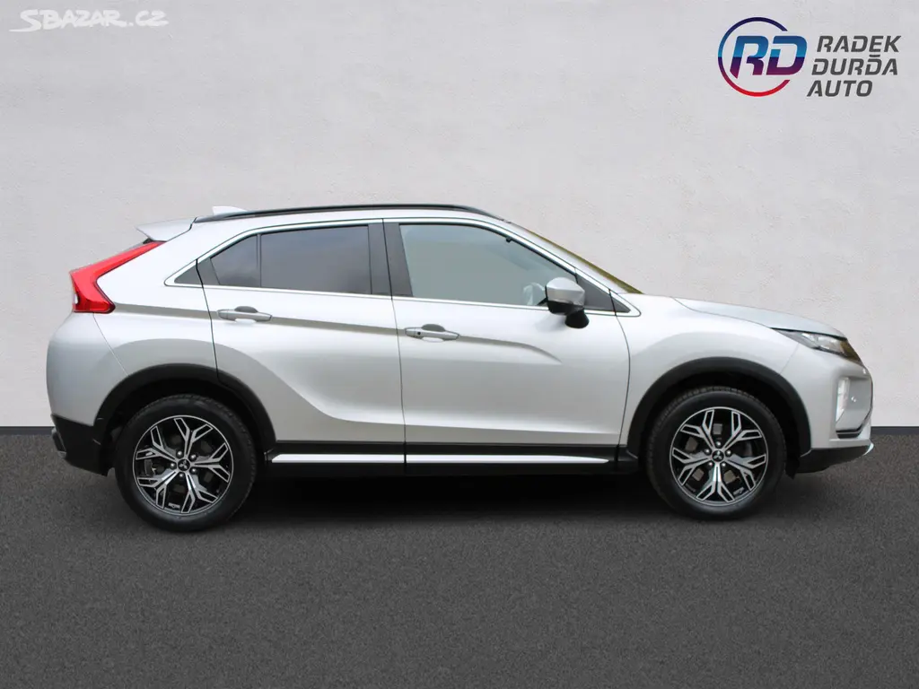Mitsubishi Eclipse Cross 1,5 T AT,4x4,INSTYLE,2021 - fotka 4