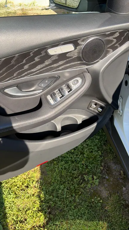 Mercedes Benz GLC 220d 4 matic AMG - fotka 4