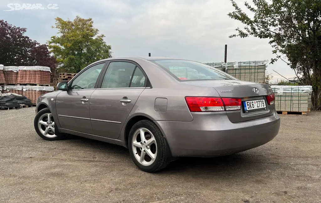 Hyundai Sonata 2.0 CRDI - fotka 4