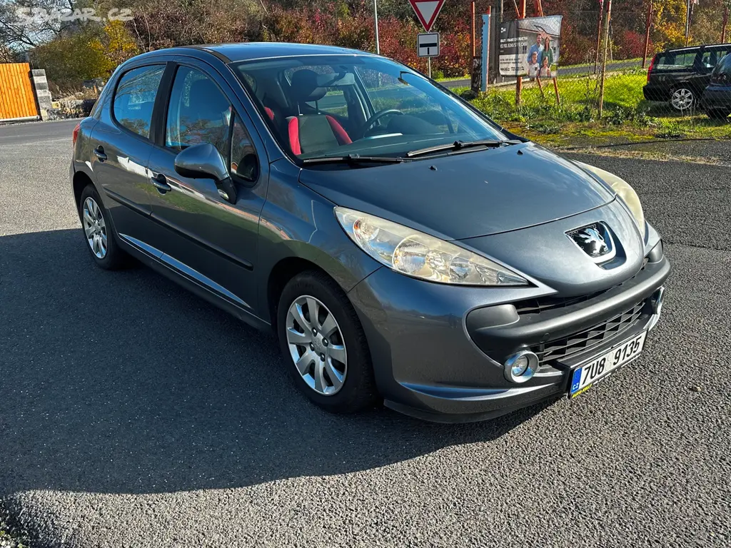 Peugeot 207 1.4i 70kw, r.2009, původ ČR, klima