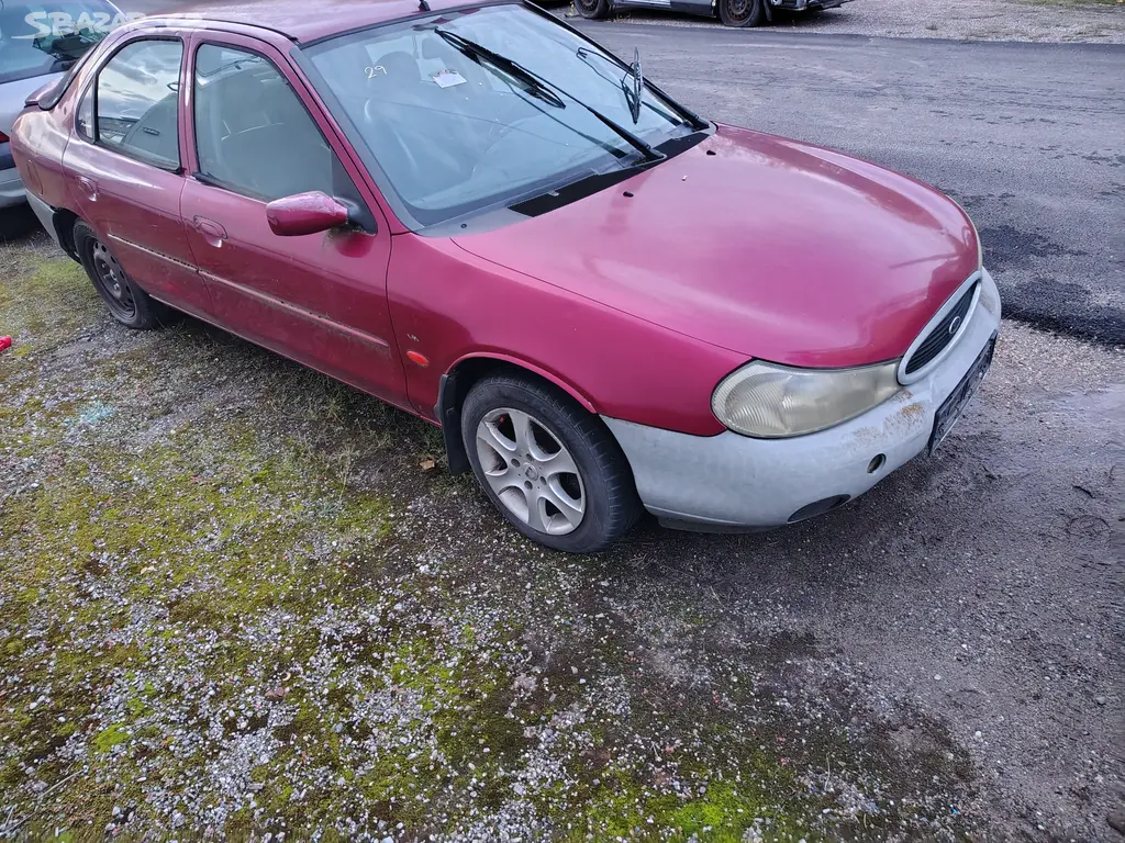 Ford Mondeo 2.5i V6 125kw Nizký nájezd - fotka 2