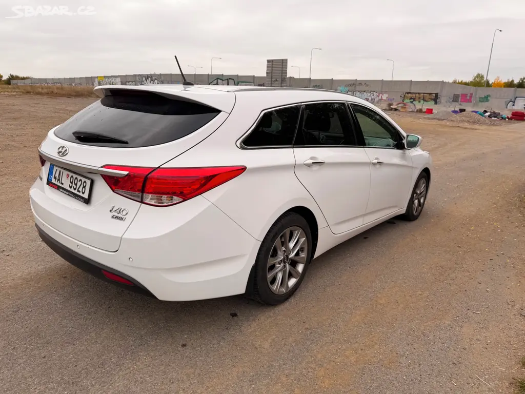 Hyundai i40 1,7 crdi r.v. 2015 - fotka 4