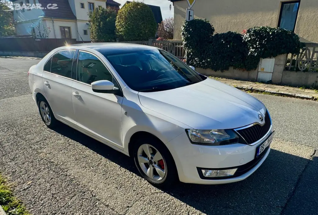 Škoda Rapid 1.2 TSI 77 kW (2013) bílá, liftback - fotka 4