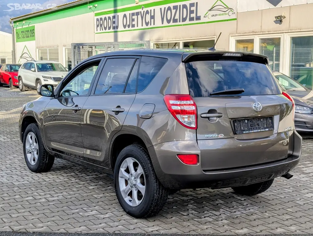 Toyota RAV4 2.0i 116kW 4X4 MANUÁL POUZE 89TKM - fotka 4