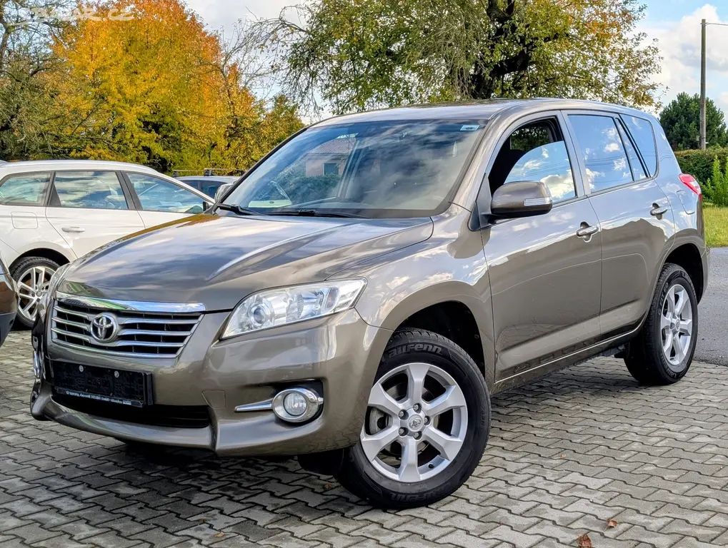 Toyota RAV4 2.0i 116kW 4X4 MANUÁL POUZE 89TKM - fotka 2