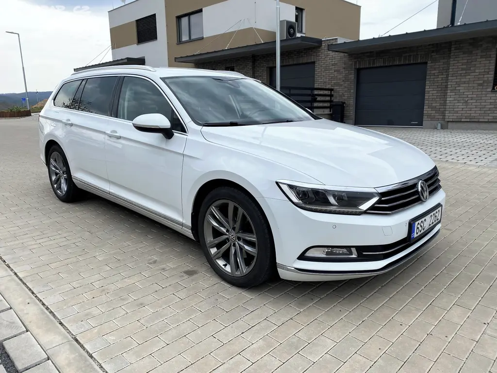 VW Passat combi 2.0 TDI, DSG, 140 kW, r. 2019, DPH - fotka 5