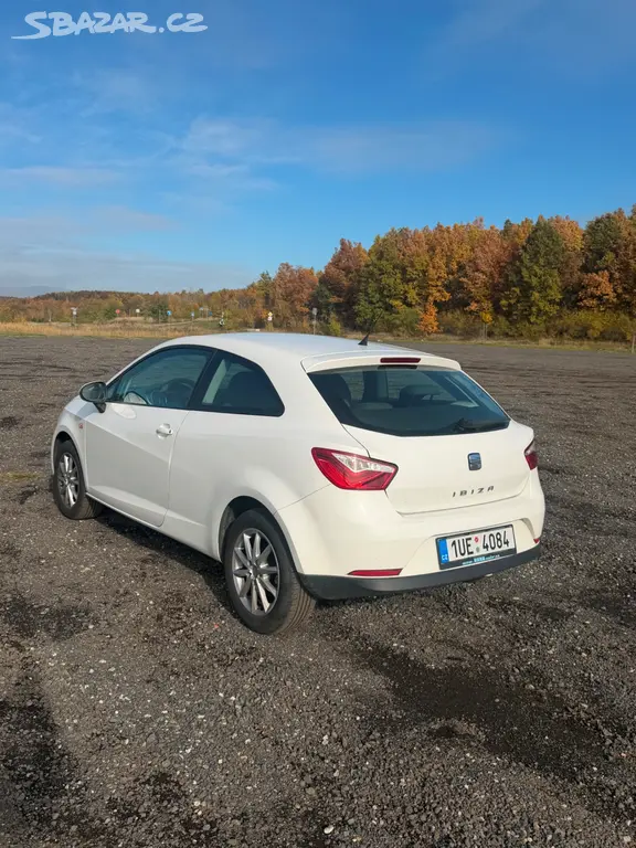 Seat Ibiza 2011 1.6 66kW - fotka 6