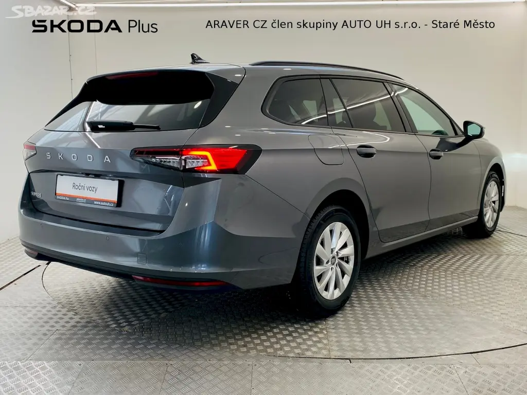 Škoda Superb, 2.0 TDI 110kW DSG Essence - fotka 2