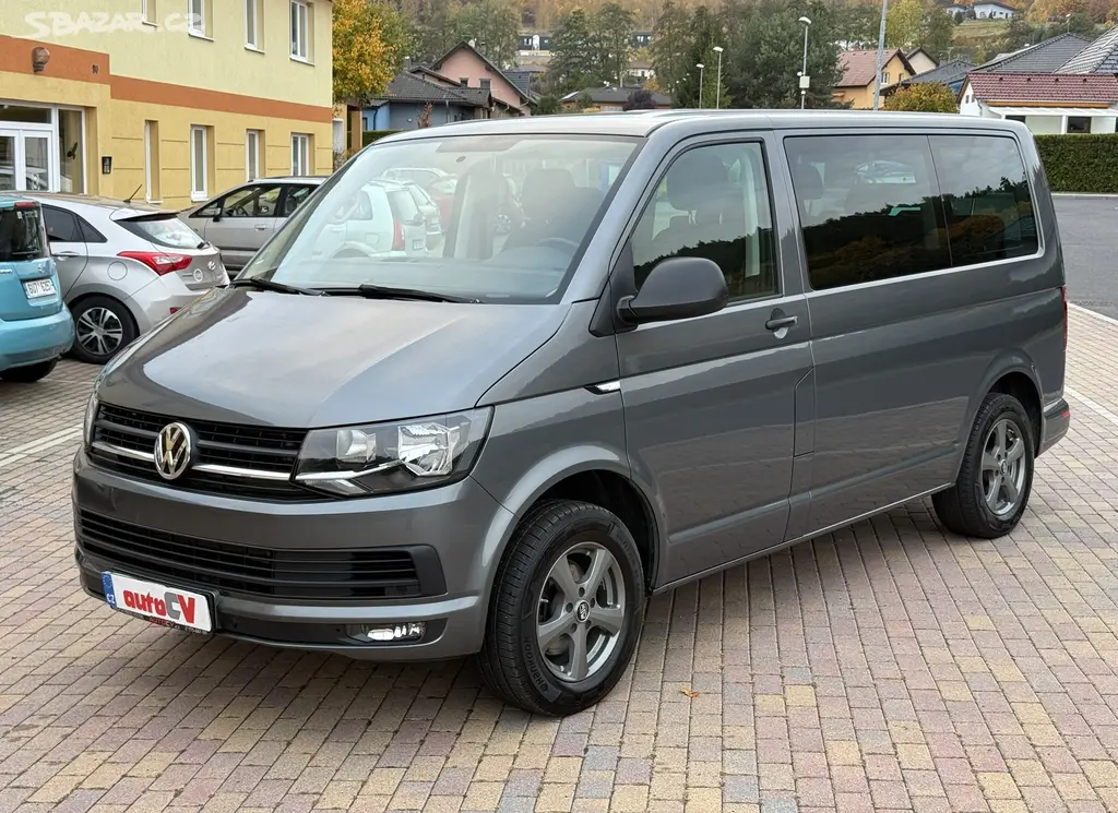 VW MULTIVAN T6 2.0 TDI 110kW-[telefon skryt]KM-7 MÍST