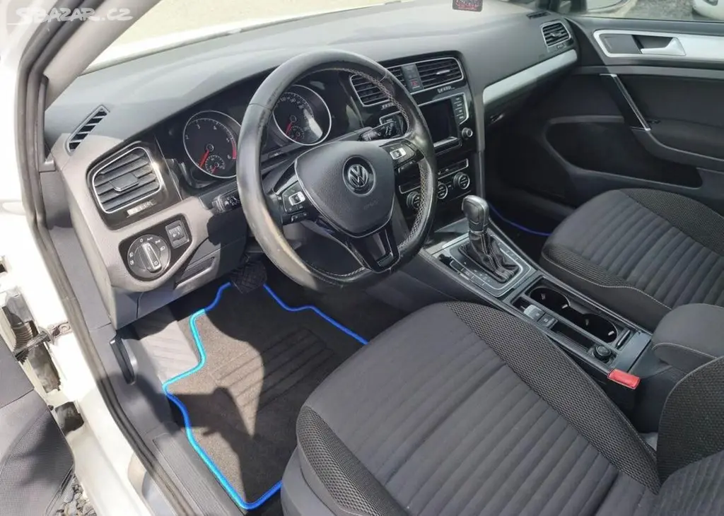 Volkswagen Golf 2.0 TDI DSG, Klima Tempomat nafta - fotka 4