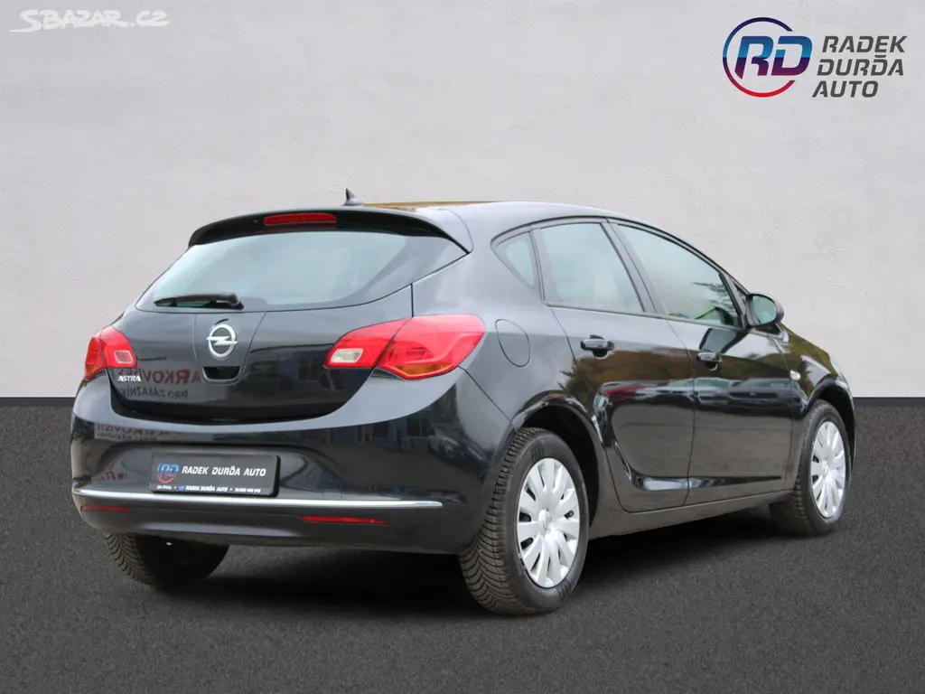 Opel Astra 1,4 i ČR,1.MAJITEL,52TKM,2014 - fotka 5