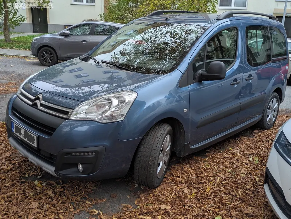 Citroen Berlingo 1.6HDI Multispace [telefon skryt]km - fotka 2