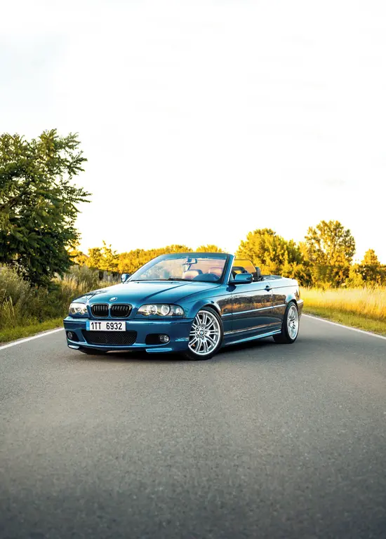 Bmw e46 330i cabrio, 170 Kw M paket - fotka 4