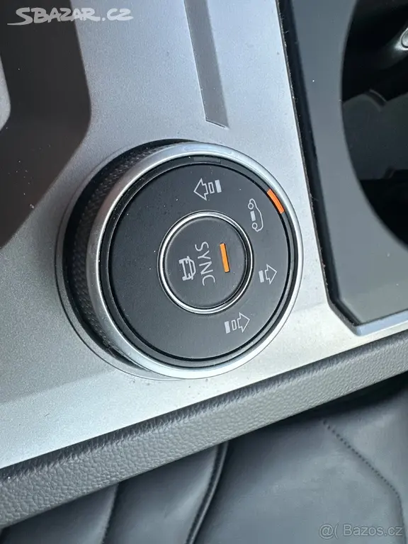 Volkswagen Touareg 3,0 Tdi 170 kw TOP STAV - fotka 3