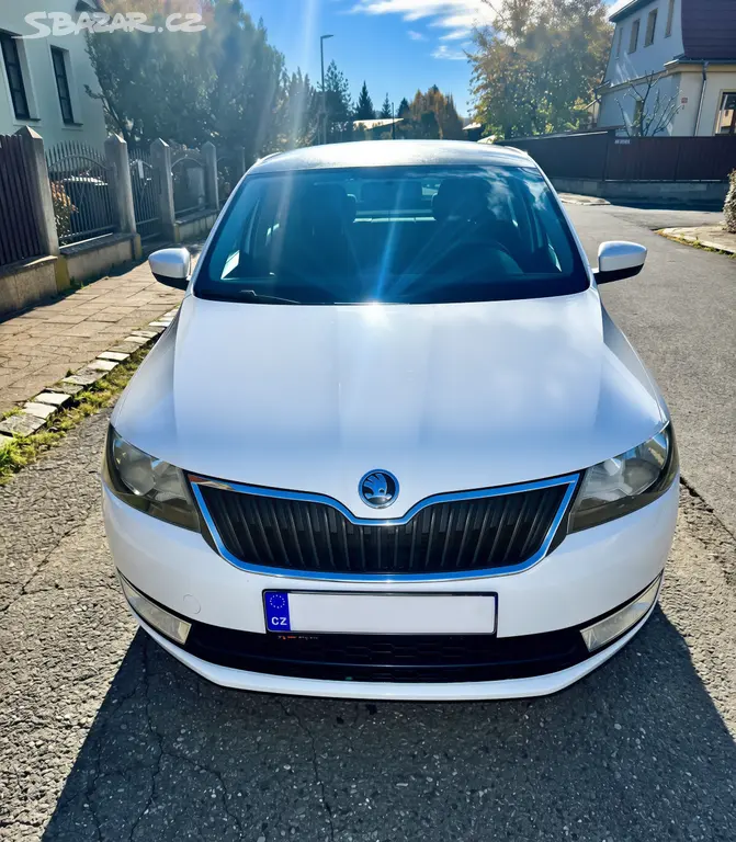 Škoda Rapid 1.2 TSI 77 kW (2013) bílá, liftback - fotka 3