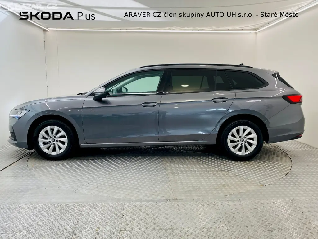 Škoda Superb, 2.0 TDI 110kW DSG Essence - fotka 3
