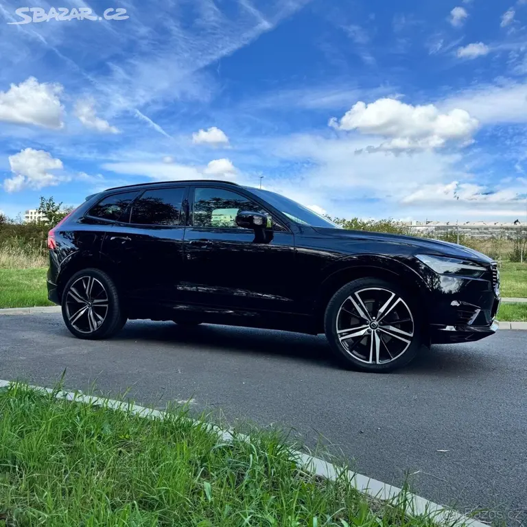 Volvo XC60 T6 Rdesign Black, tažné - fotka 2