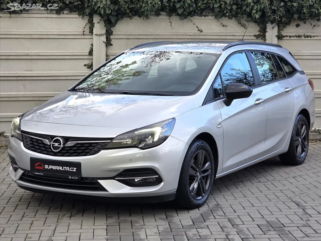 Opel Astra, 1,4 Turbo 107kW Edition 1.maj - fotka 3