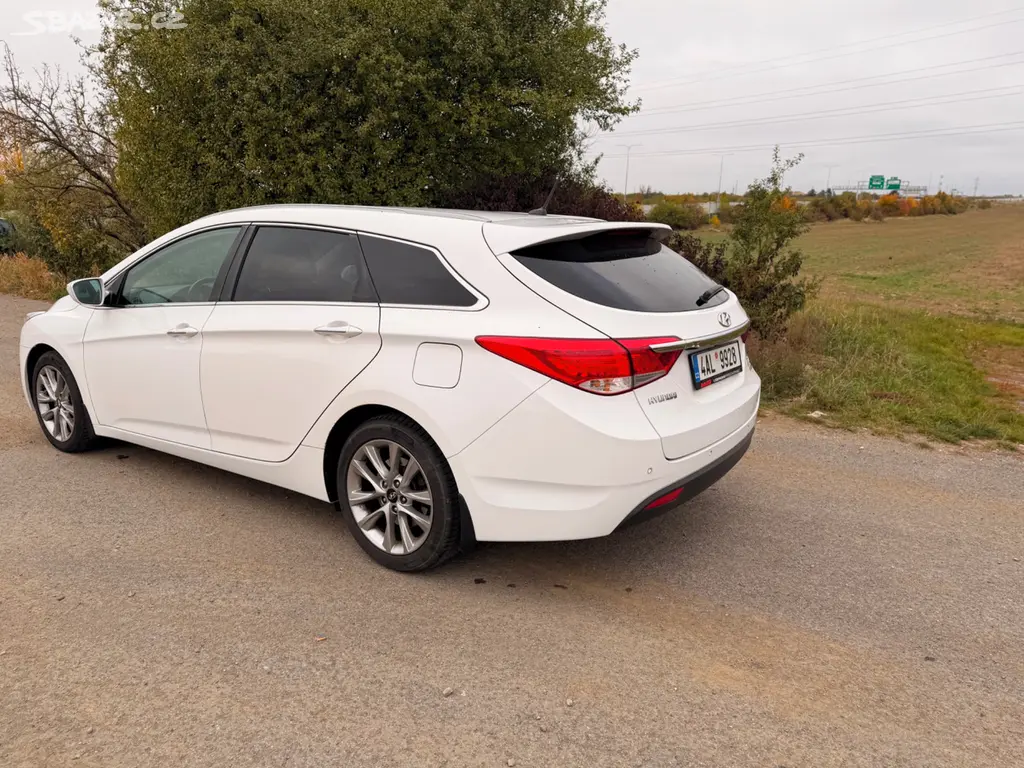 Hyundai i40 1,7 crdi r.v. 2015 - fotka 3