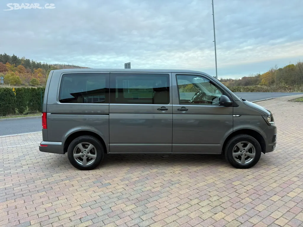 VW MULTIVAN T6 2.0 TDI 110kW-[telefon skryt]KM-7 MÍST - fotka 5