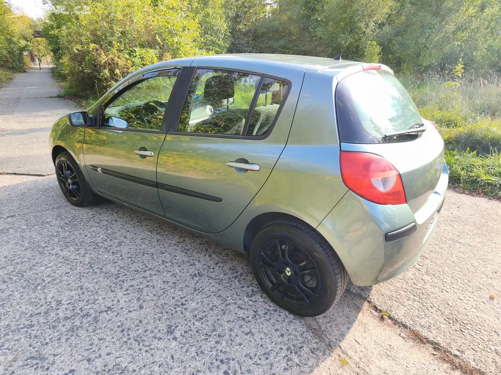 Renault Clio 1.2 74 kW - fotka 4