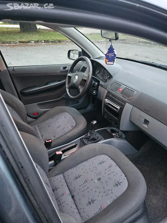 Škoda Fabia 1.2htp 40kw rok 2004 tažné - fotka 4