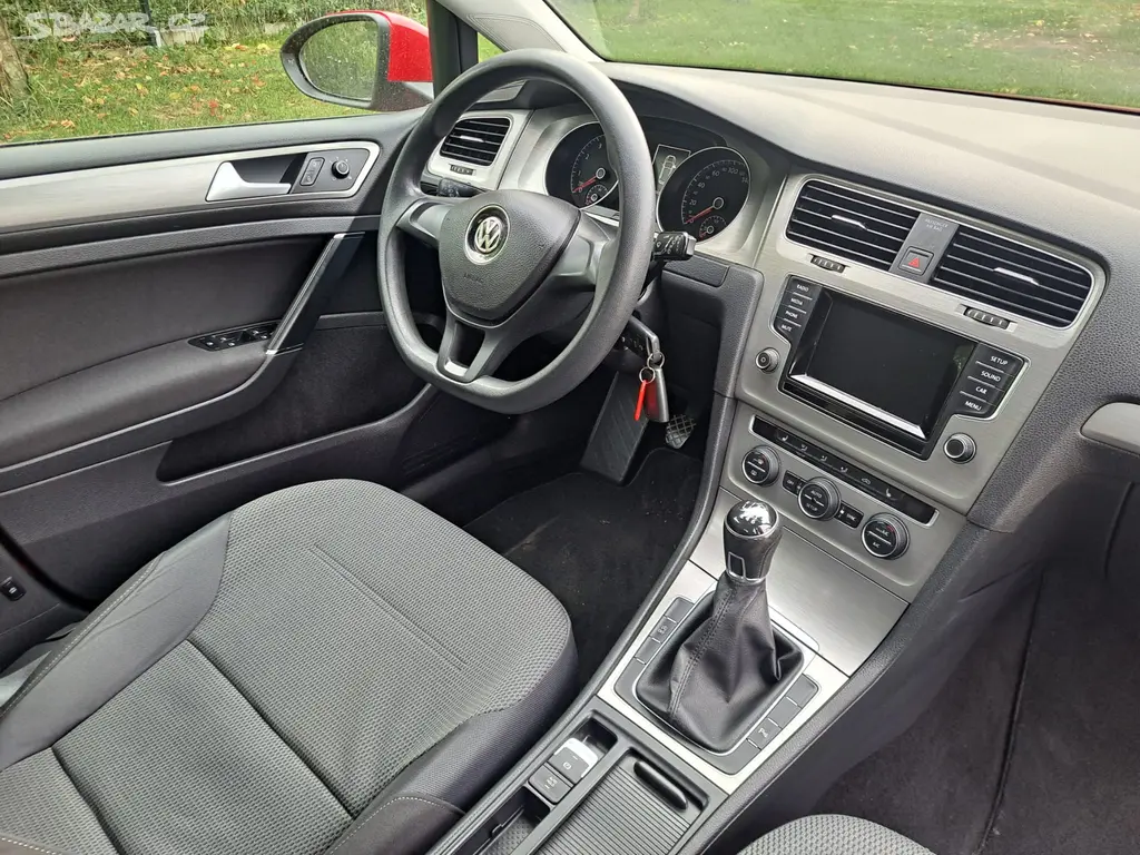 Golf 7 1.2 TSI - 77kw , výhřev , výbava , ROZVODY - fotka 6