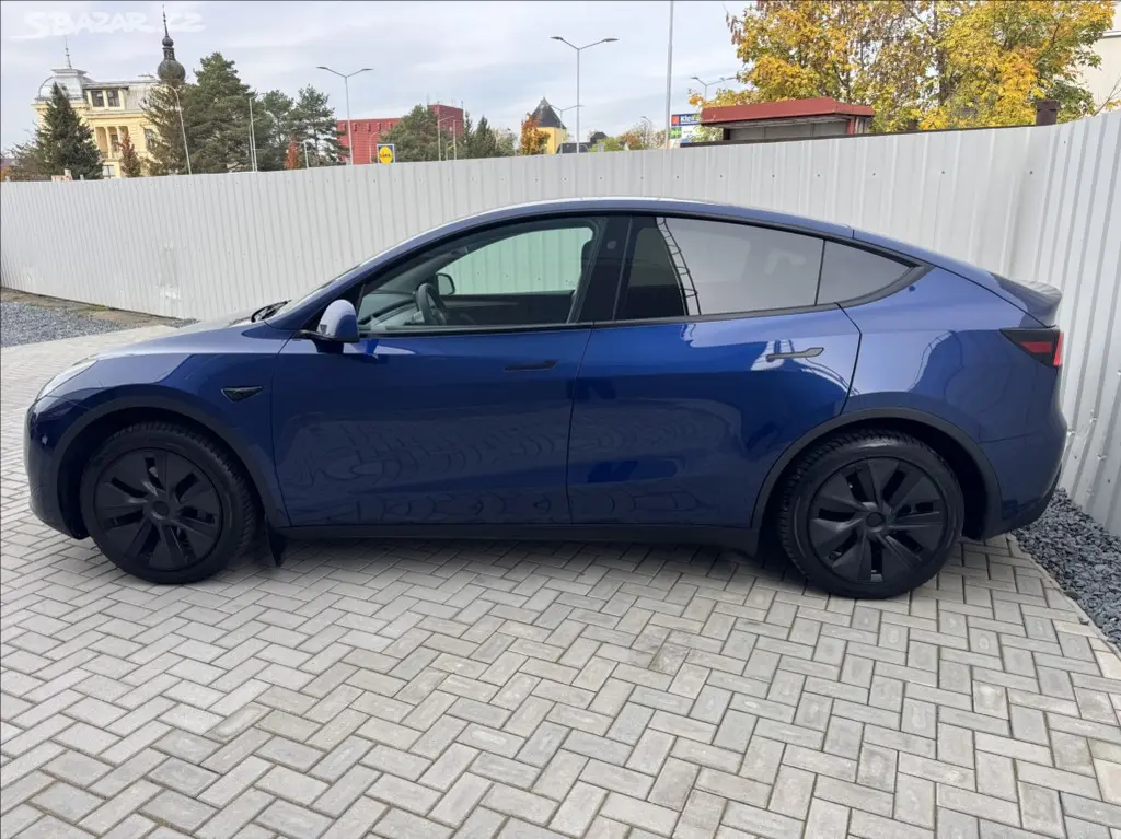 Tesla Model Y, Long Range 1.maj. původ ČR - fotka 4