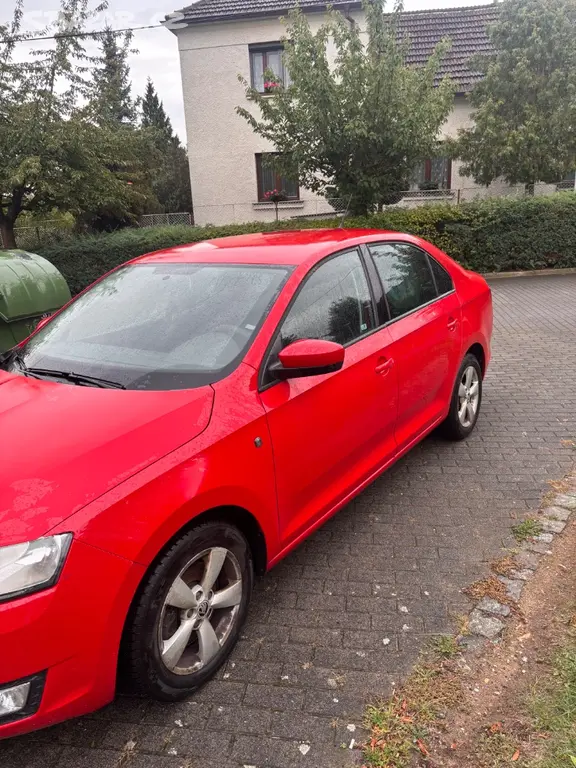 Škoda Rapid - fotka 2